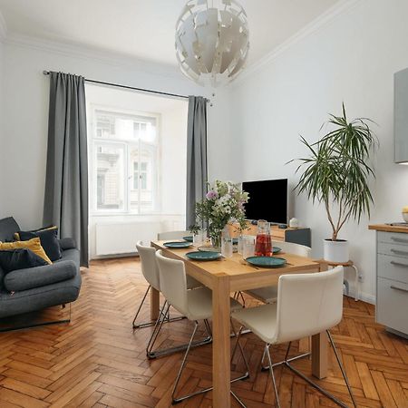 Comfortable And Cosy Apt A Few Steps From Dancing House And Naplavka Dance Prag Dış mekan fotoğraf