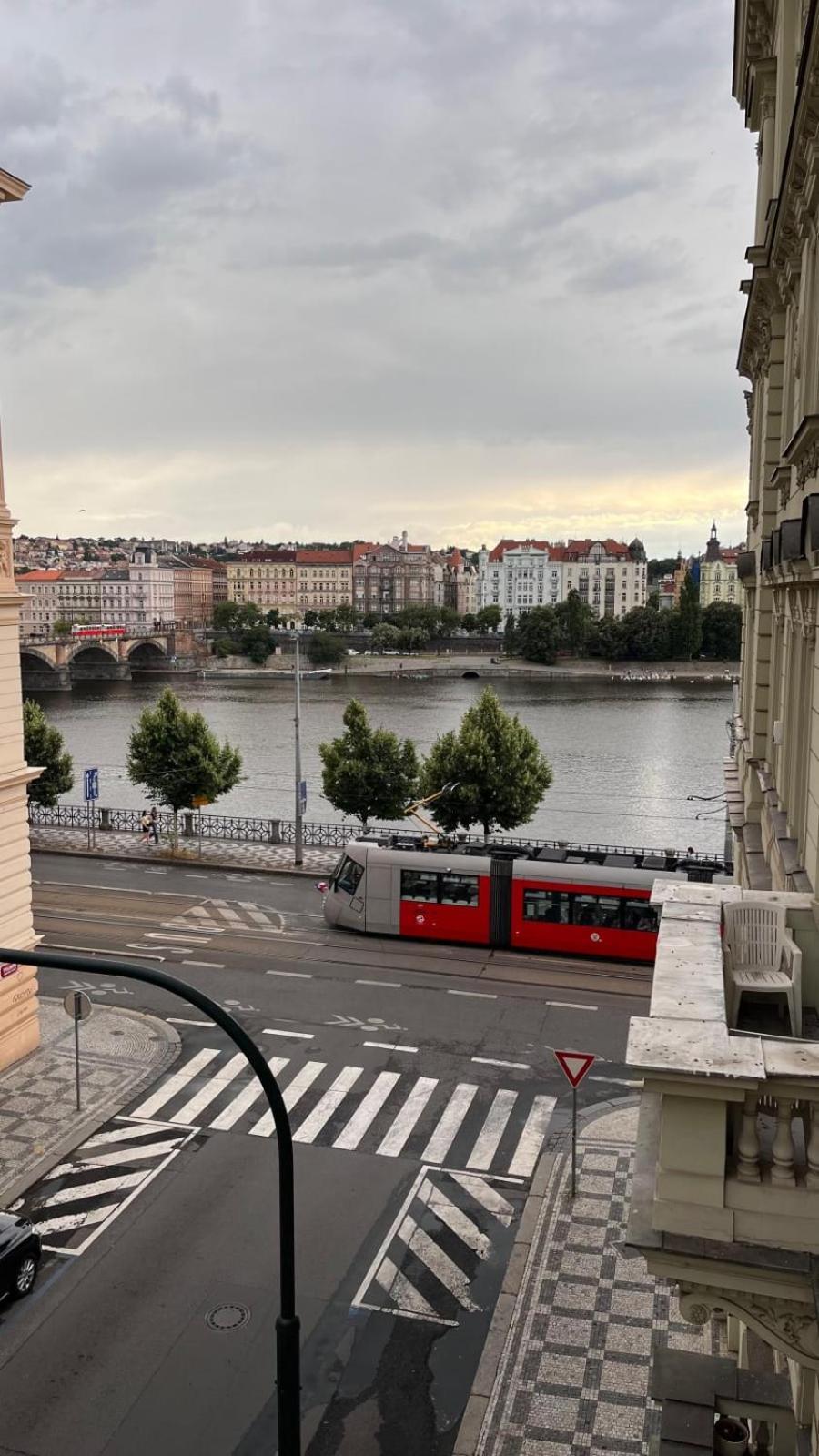 Comfortable And Cosy Apt A Few Steps From Dancing House And Naplavka Dance Prag Dış mekan fotoğraf