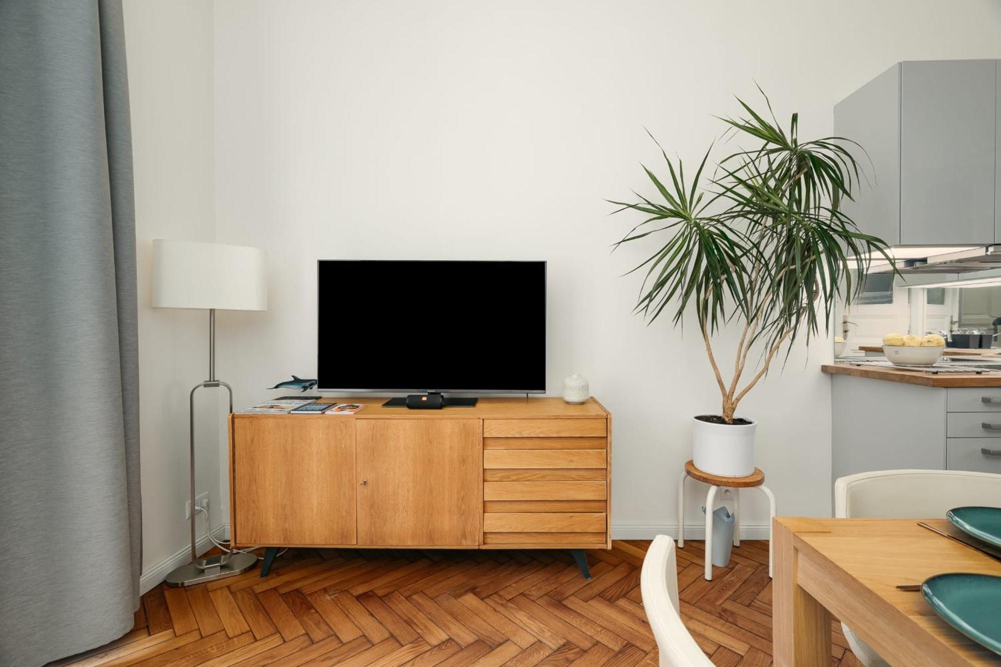 Comfortable And Cosy Apt A Few Steps From Dancing House And Naplavka Dance Prag Dış mekan fotoğraf